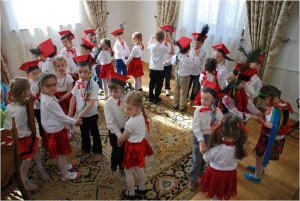 Przedszkolaki z Biało - Czerwoną